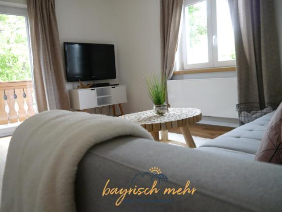 Ihre Ferienwohnung Bayrisch Mehr... Gstadt am Chiemsee Pokoj fotografie